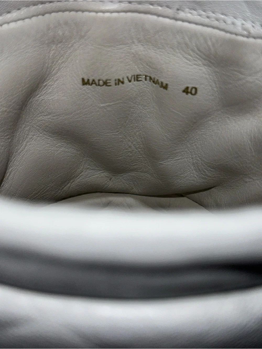 Prada White Leather Quilted Platform Moon Boots Weiss size 40 US 10 Puffer Snow